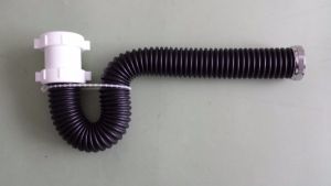 011.Flex P-trap plastic 1-1/4kit, 1-1/4 brass drain